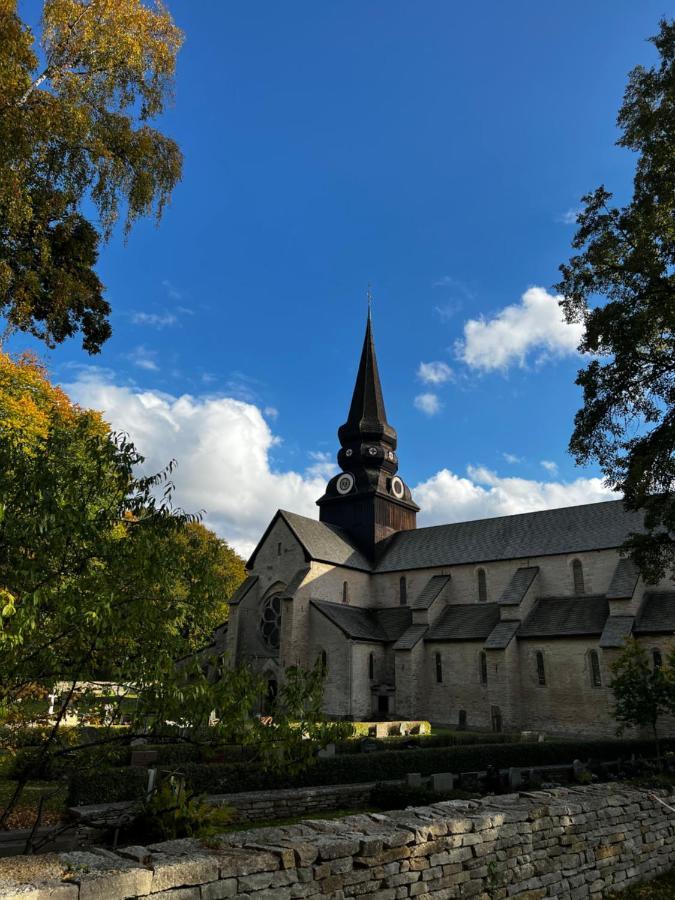 Klostergardens Vandrarhem Varnhem Esterno foto